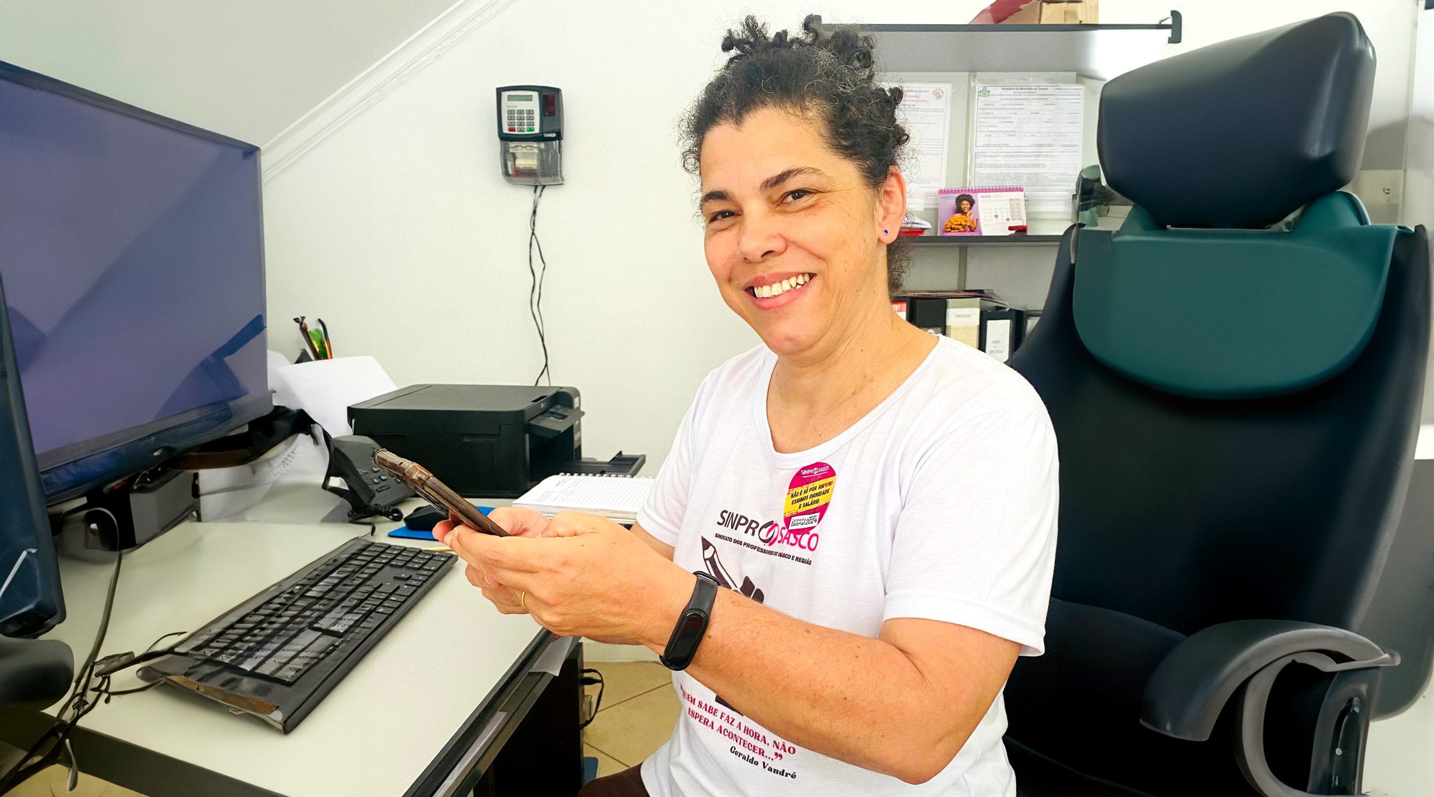 Parabéns, Professora Emília Menezes! Vencedora do Sorteio Especial do Mês das Mulheres ⛱️