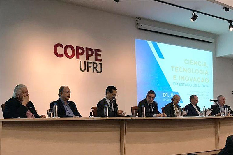 Dez ex-ministros lançam manifesto em defesa da educação, ciência e tecnologia
