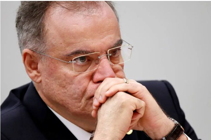 Relator vai reduzir tempo mínimo de contribuição de professoras em novo parecer da Previdência