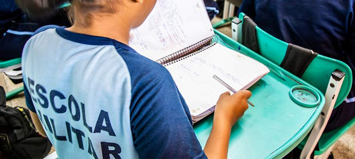 Escolas cívico-militares: ministro divulga lista de instituições que aderiram ao programa