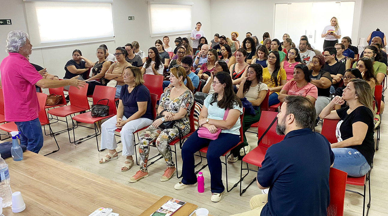 SESI/SENAI | Professores aprovam contraproposta do sindicato patronal de 4,11% e obtêm importantes avanços sociais