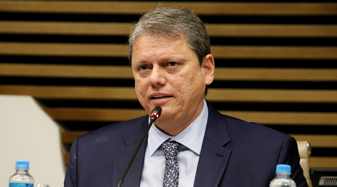 Tarcísio veta projeto que cria programa de proteção a educadores vítimas de violência