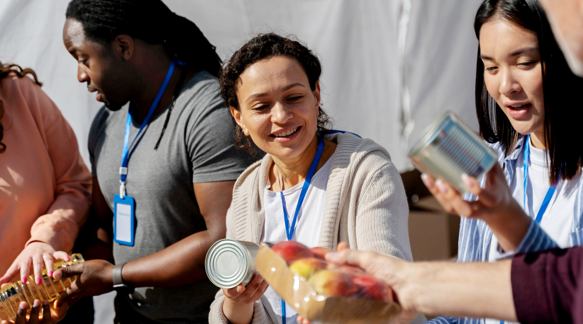 Saiba como doar, enviar alimentos e produtos de higiene ou se voluntariar para ajudar o Rio Grande do Sul