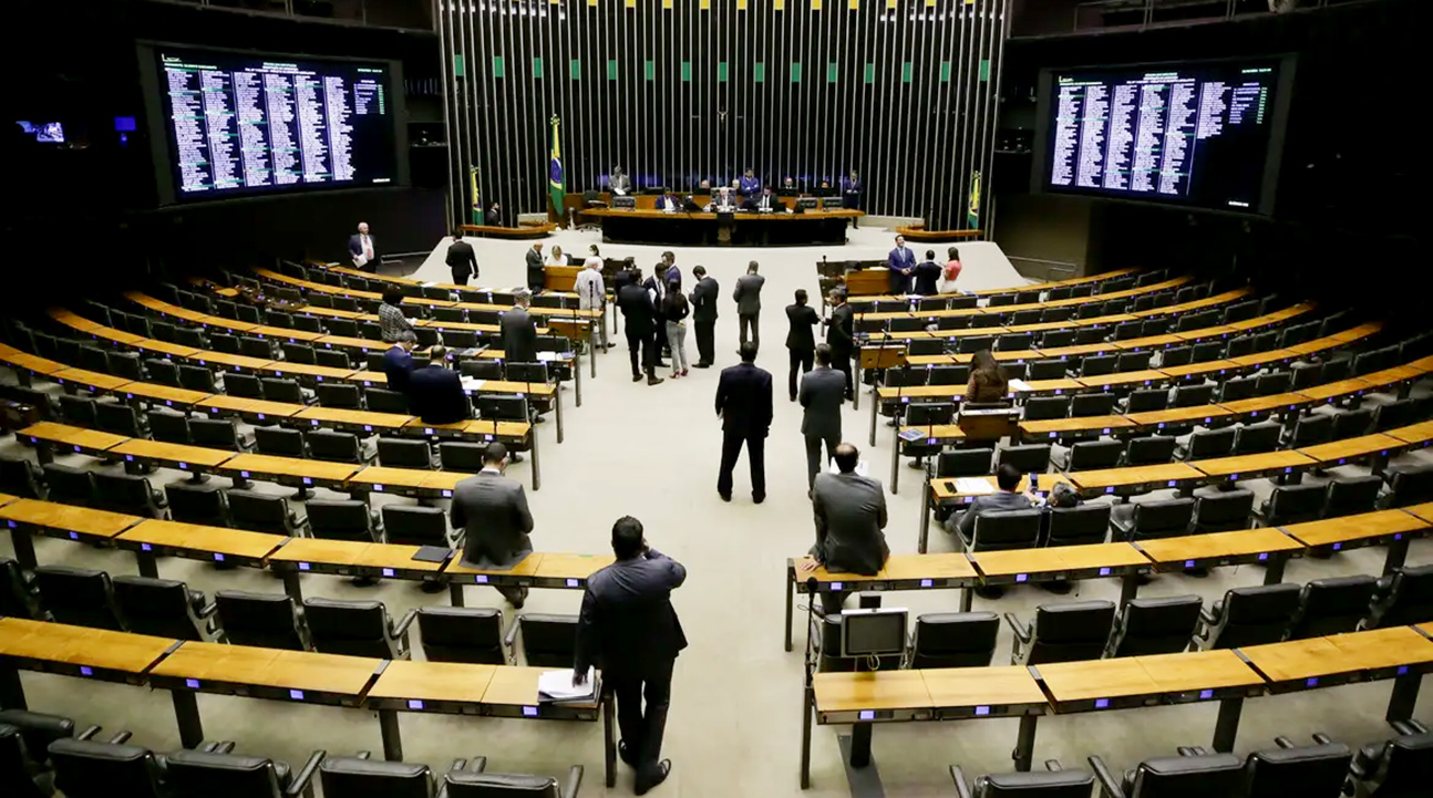 Novo Ensino Médio | Projeto aprovado na Câmara levanta grandes preocupações sobre a qualidade da educação no futuro