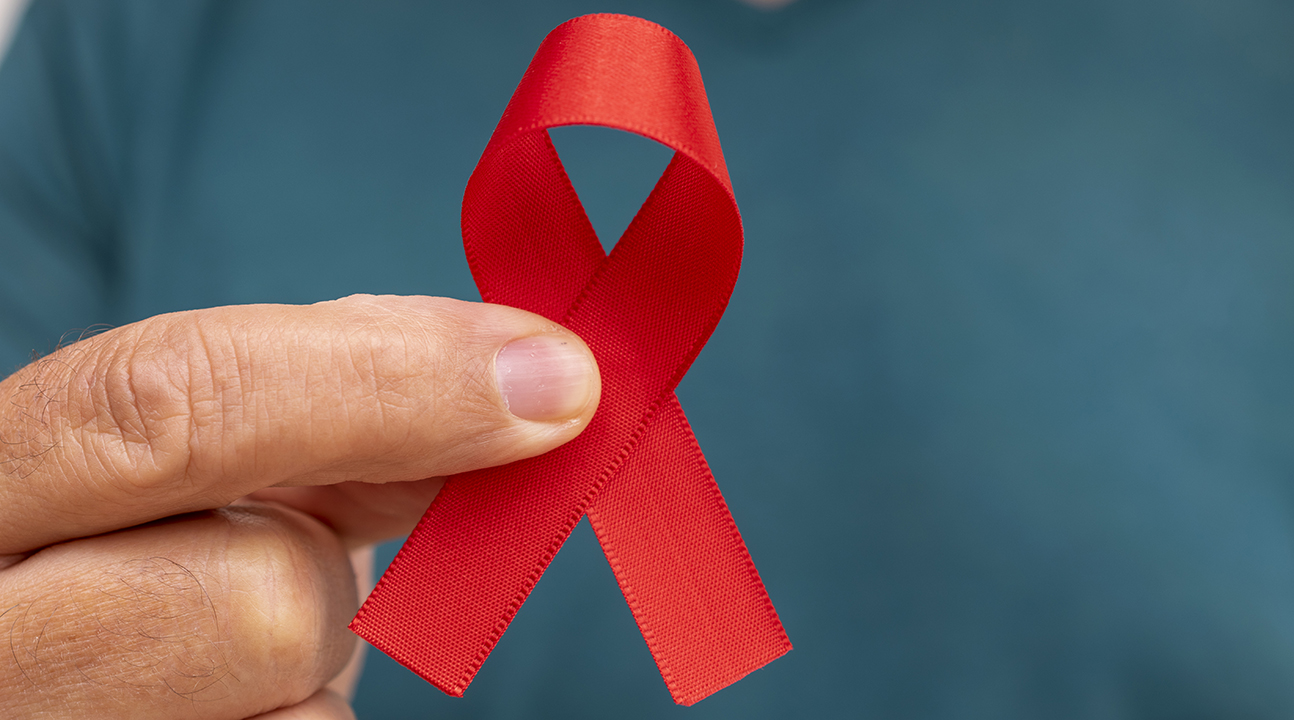Dezembro Vermelho | É momento de ter consciência sobre o HIV e outras infecções sexualmente transmissíveis