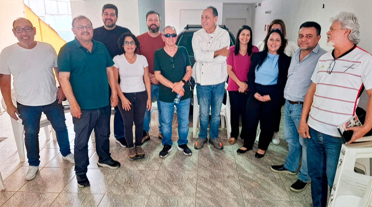 Ex-deputado João Paulo Cunha visita SINPROSASCO e debate futuro da Educação em encontro com diretores