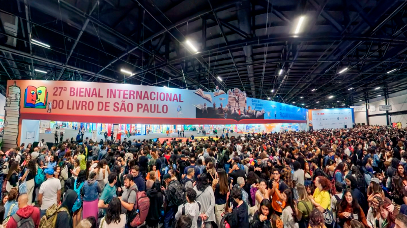 Professores tem entrada gratuita na 28ª Bienal Internacional do Livro de São Paulo. Confira! 📚