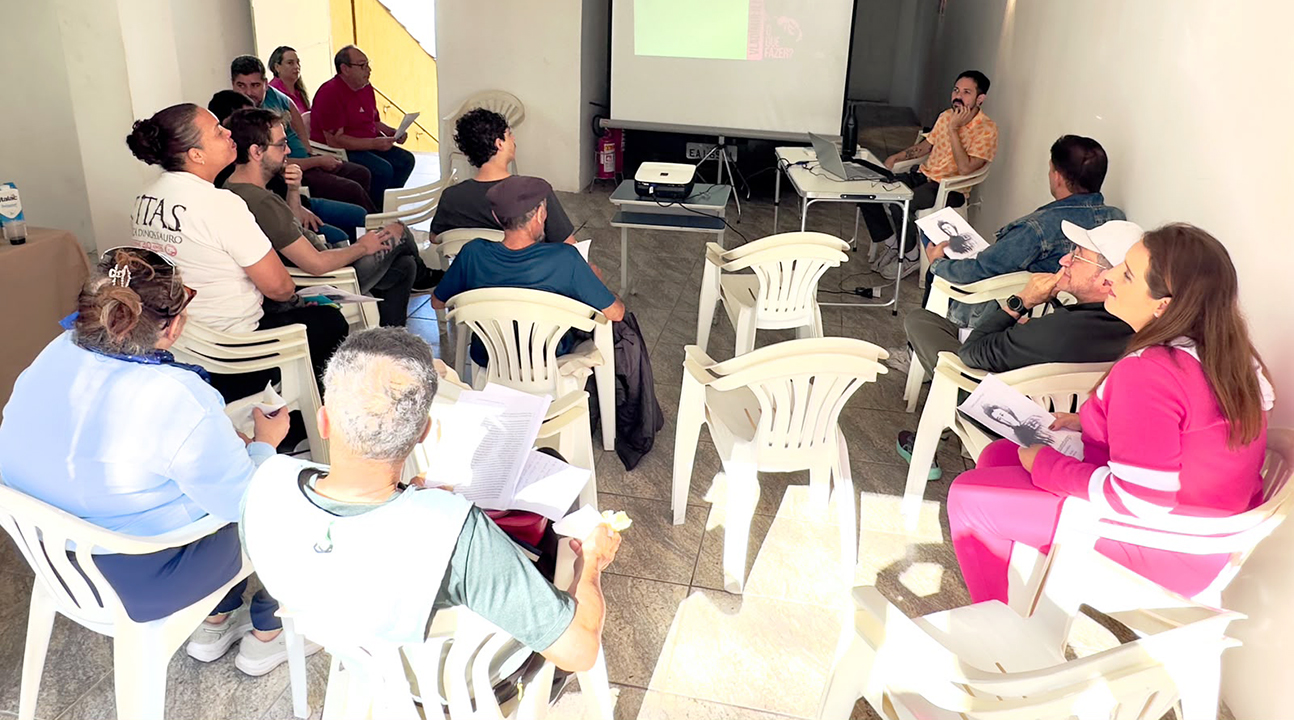 SINPROSASCO reúne Professores em encontro de formação sindical sobre o legado de Rosa Luxemburgo